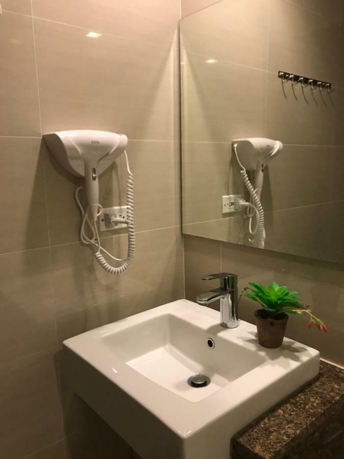 Travellers 101 Condo Near Manila Airport Zewnętrze zdjęcie